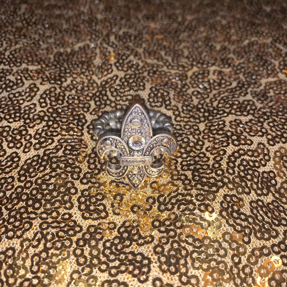 Flier-de-Lis Ring
